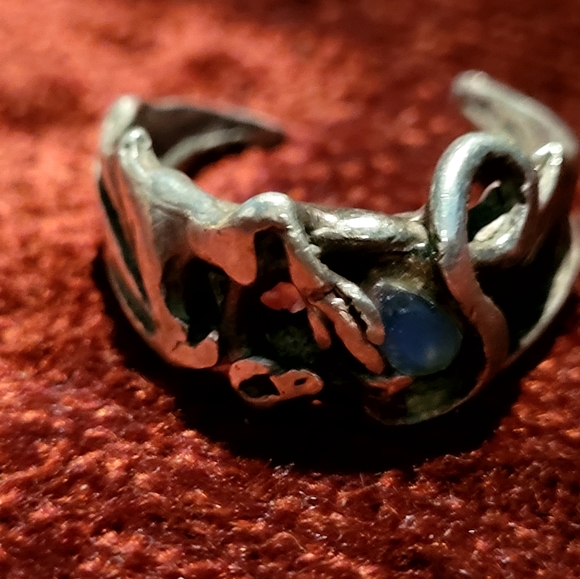 DRAGON AND RAINBOW MOONSTONE SS RING - Picture 3 of 7